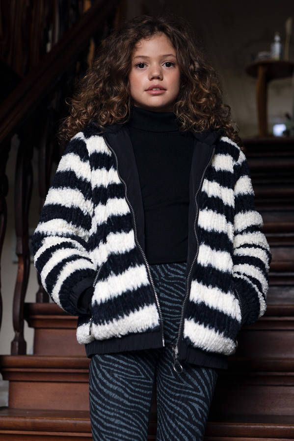 LOOXS 10sixteen gestreepte reversible gewatteerde gebreide jas zwart/wit